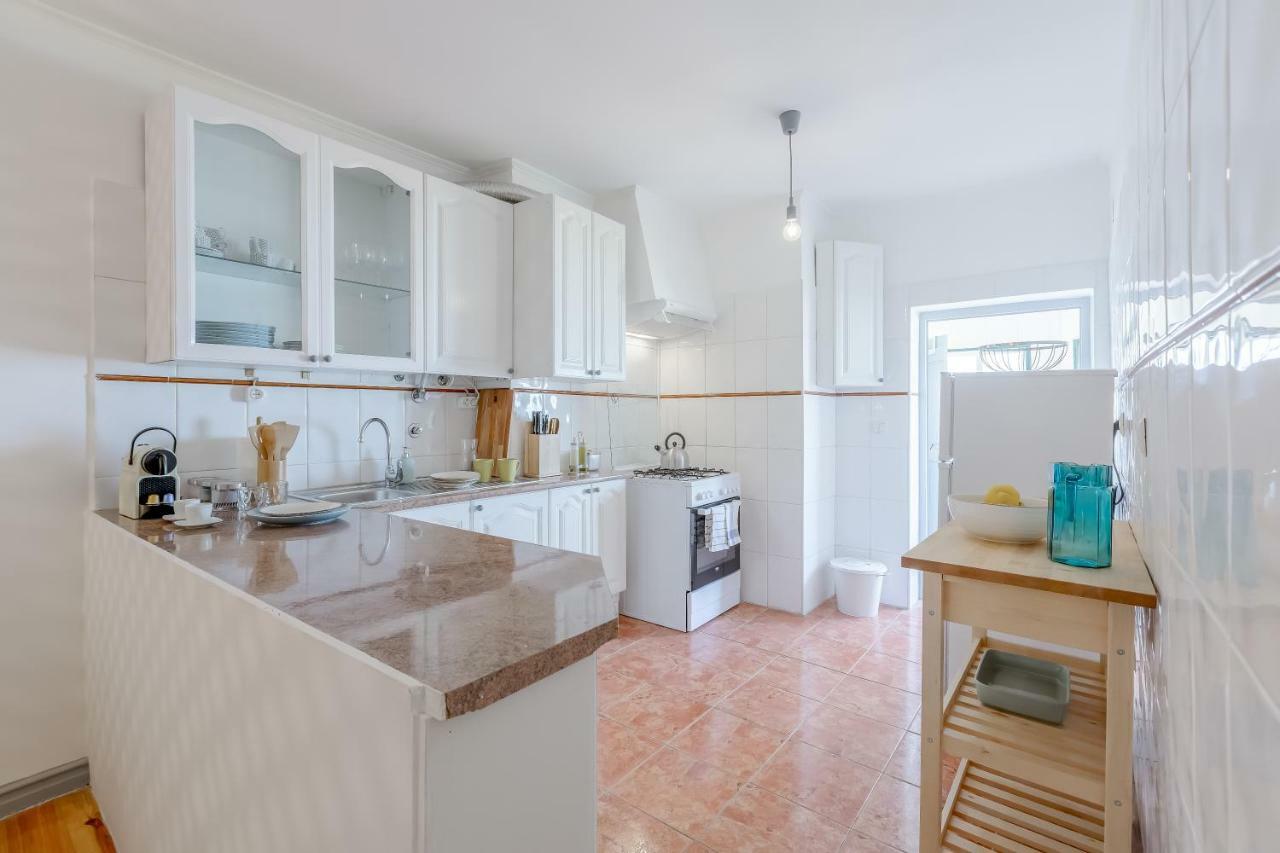 Bright & Spacious Alfama Apartment, By Timecooler 리스본 외부 사진