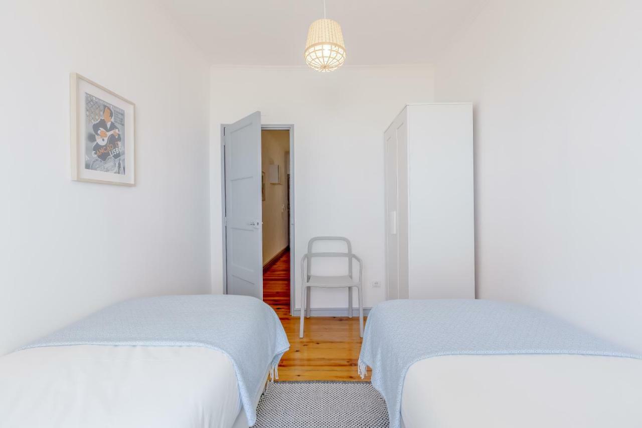 Bright & Spacious Alfama Apartment, By Timecooler 리스본 외부 사진