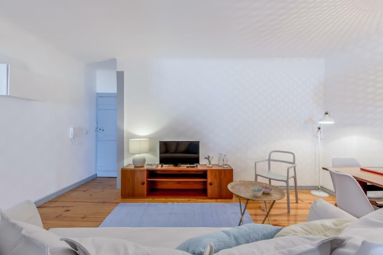 Bright & Spacious Alfama Apartment, By Timecooler 리스본 외부 사진