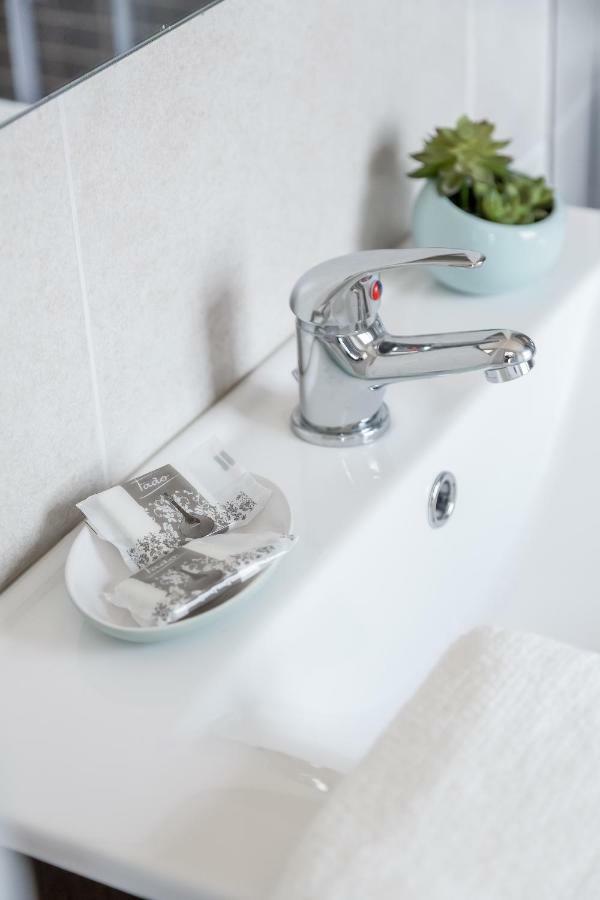 Bright & Spacious Alfama Apartment, By Timecooler 리스본 외부 사진