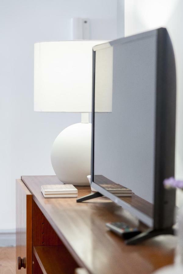 Bright & Spacious Alfama Apartment, By Timecooler 리스본 외부 사진